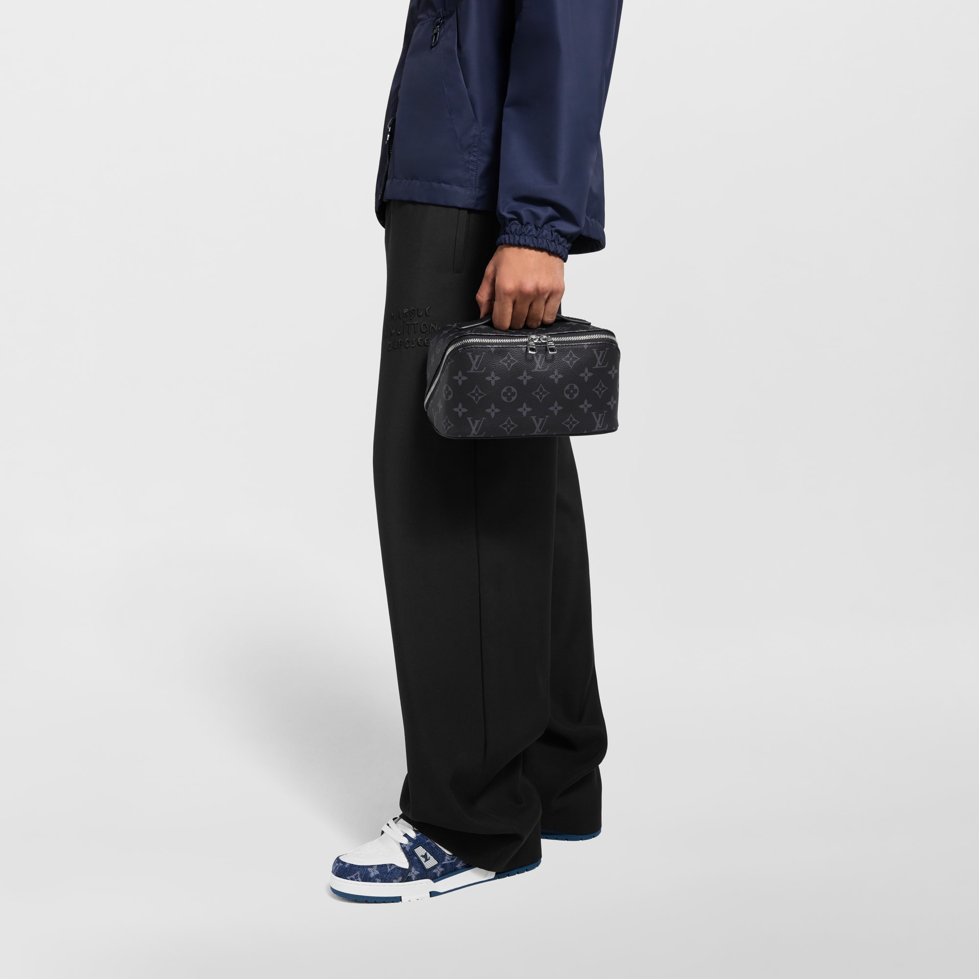 Louis Vuitton ブラックポーチ Toiletry Bag Monogram Eclipse - Viagem | LOUIS VUITTON ®
